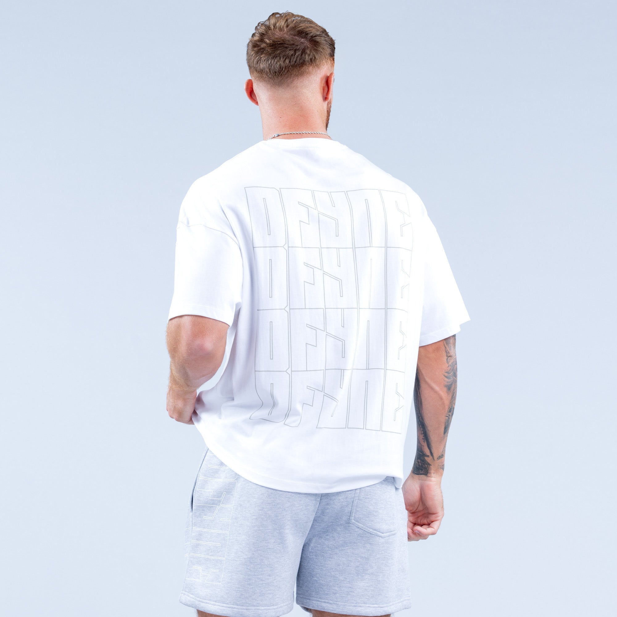 Camiseta DFYNE Recharge Graphic Hombre Blancos | 9465-MEALP