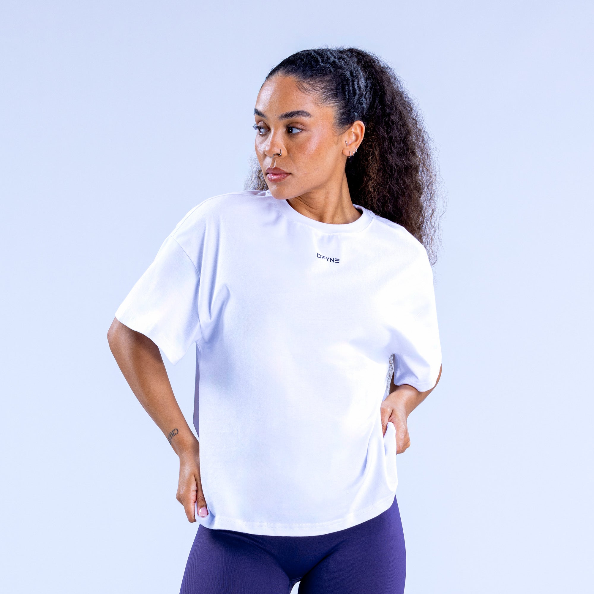 Camiseta DFYNE Revive Boxy Mujer Blancos | 0653-HJTNV