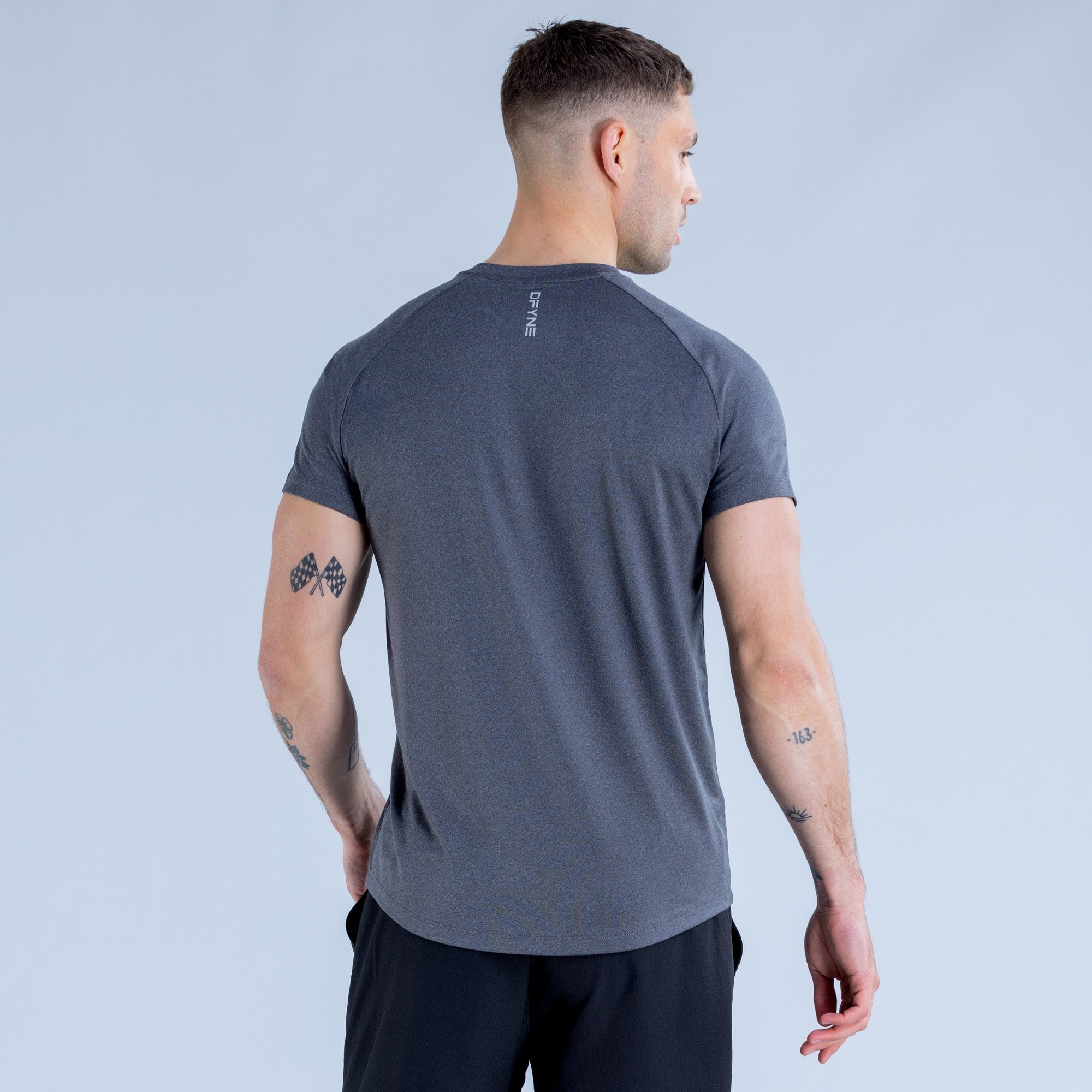 Camiseta DFYNE Stealth Training Hombre Negros | 5392-TVEBZ