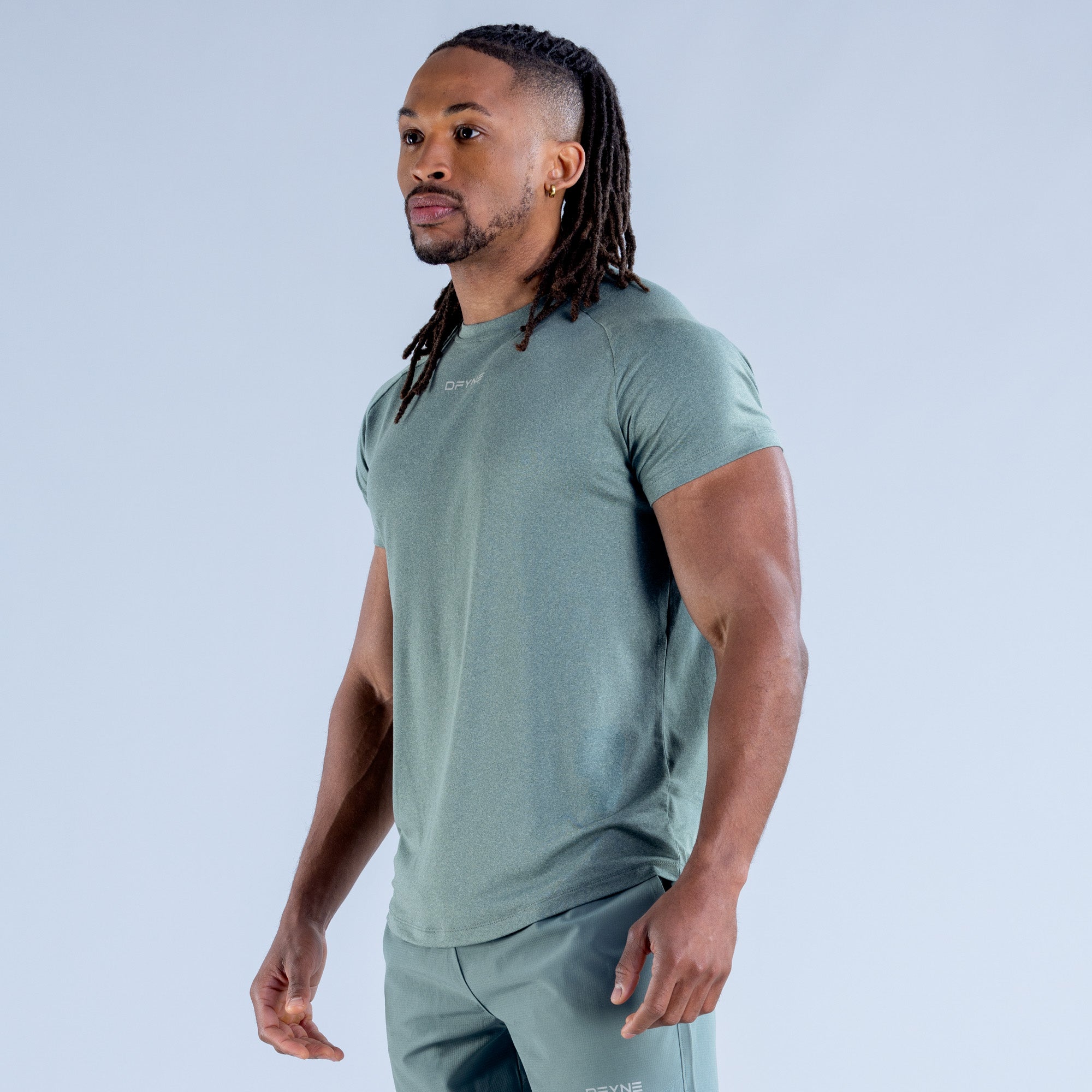 Camiseta DFYNE Stealth Training Hombre Verde Oliva | 6723-FAVEU