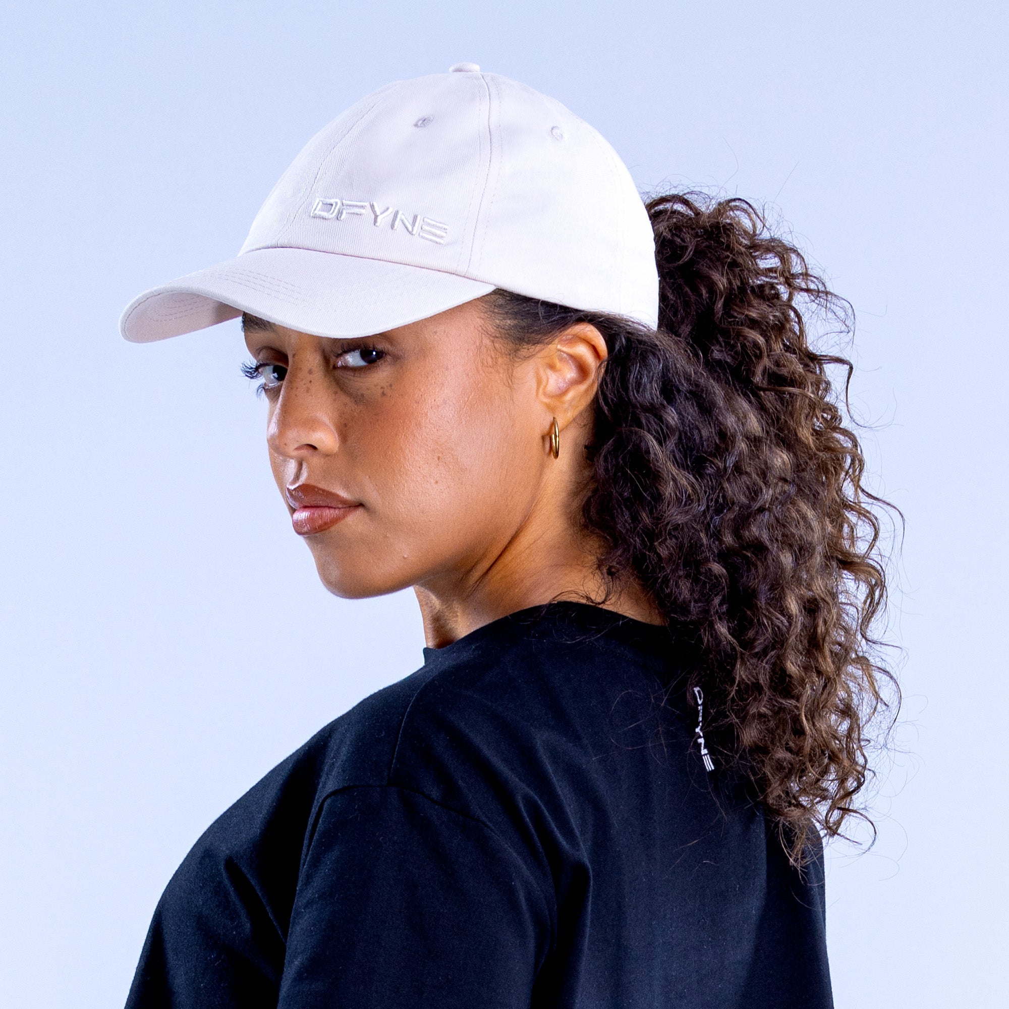 Gorra DFYNE Mujer Blancos | 4218-OEGQU