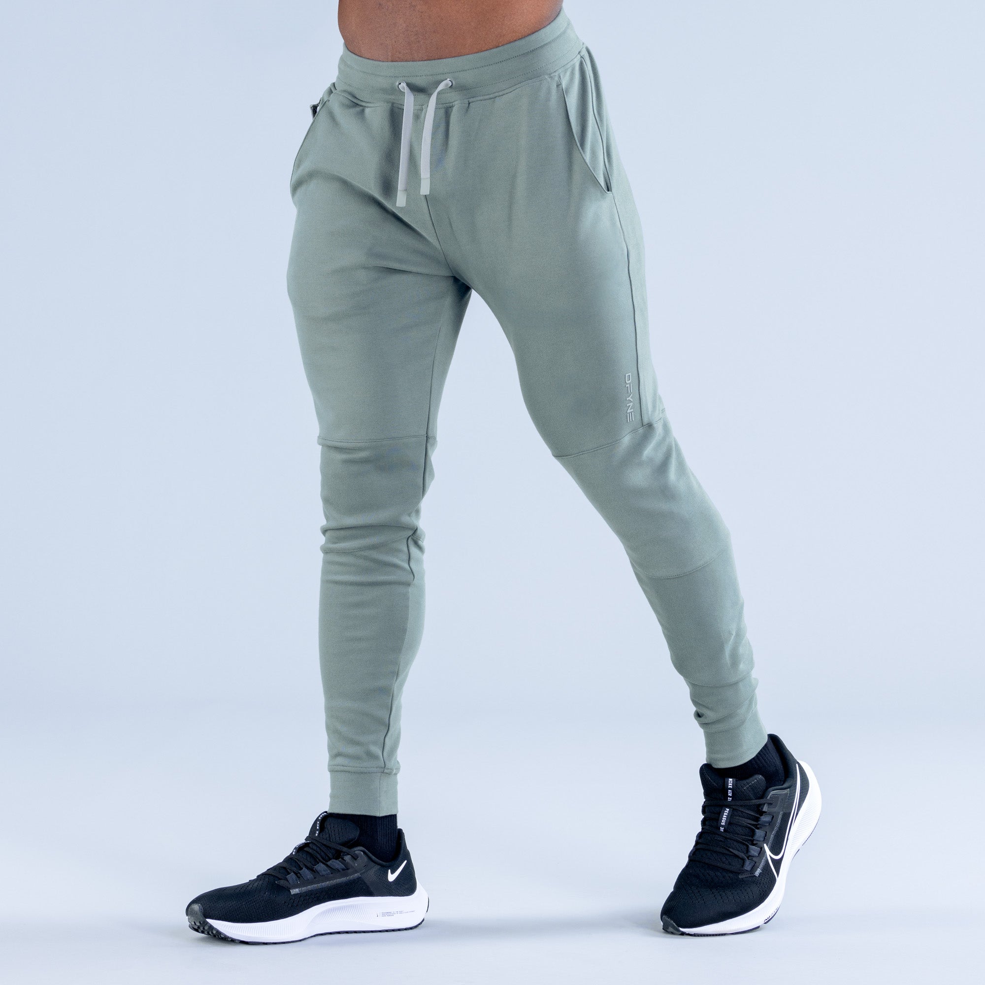 Pantalon Jogger DFYNE Stealth Tapered Hombre Verde Oliva | 9135-ITENU