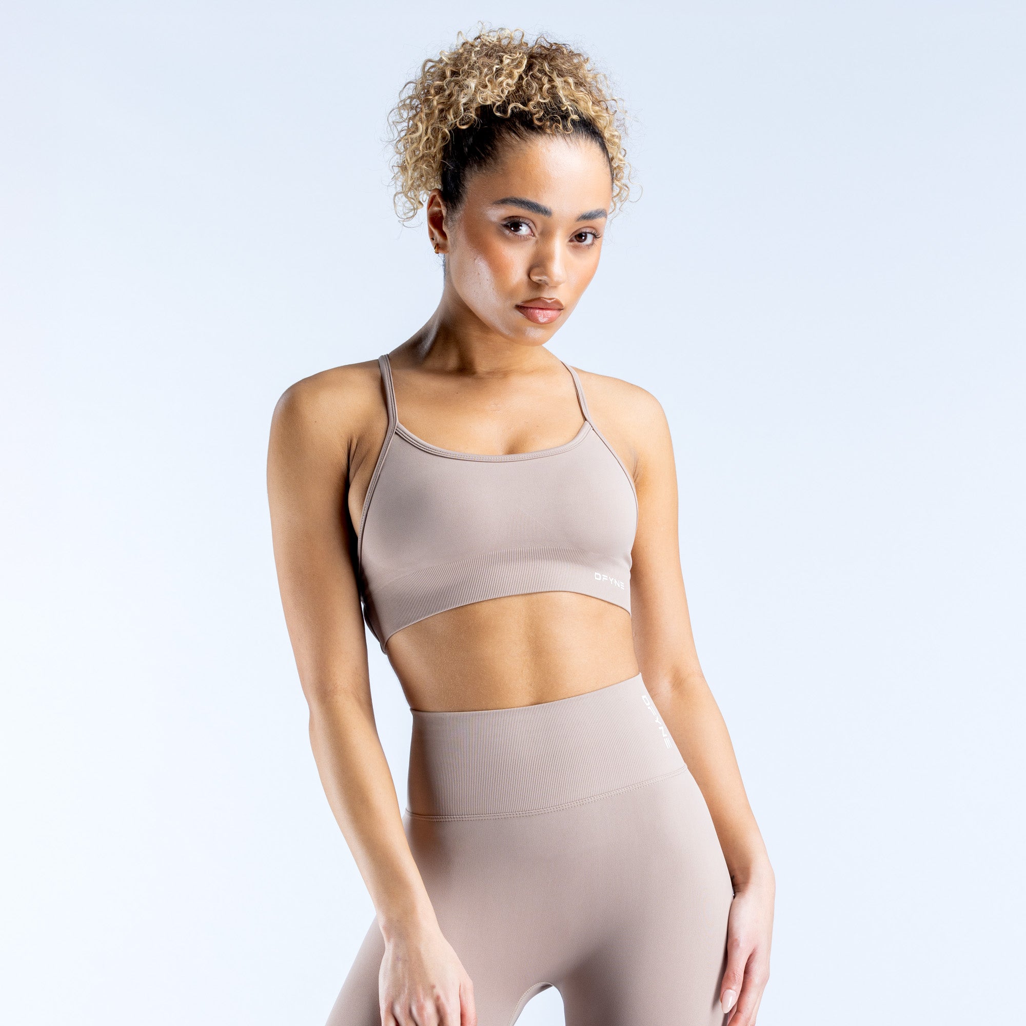 Sujetador Deportivo DFYNE Dynamic Backless Mujer Beige | 6280-ECRKA