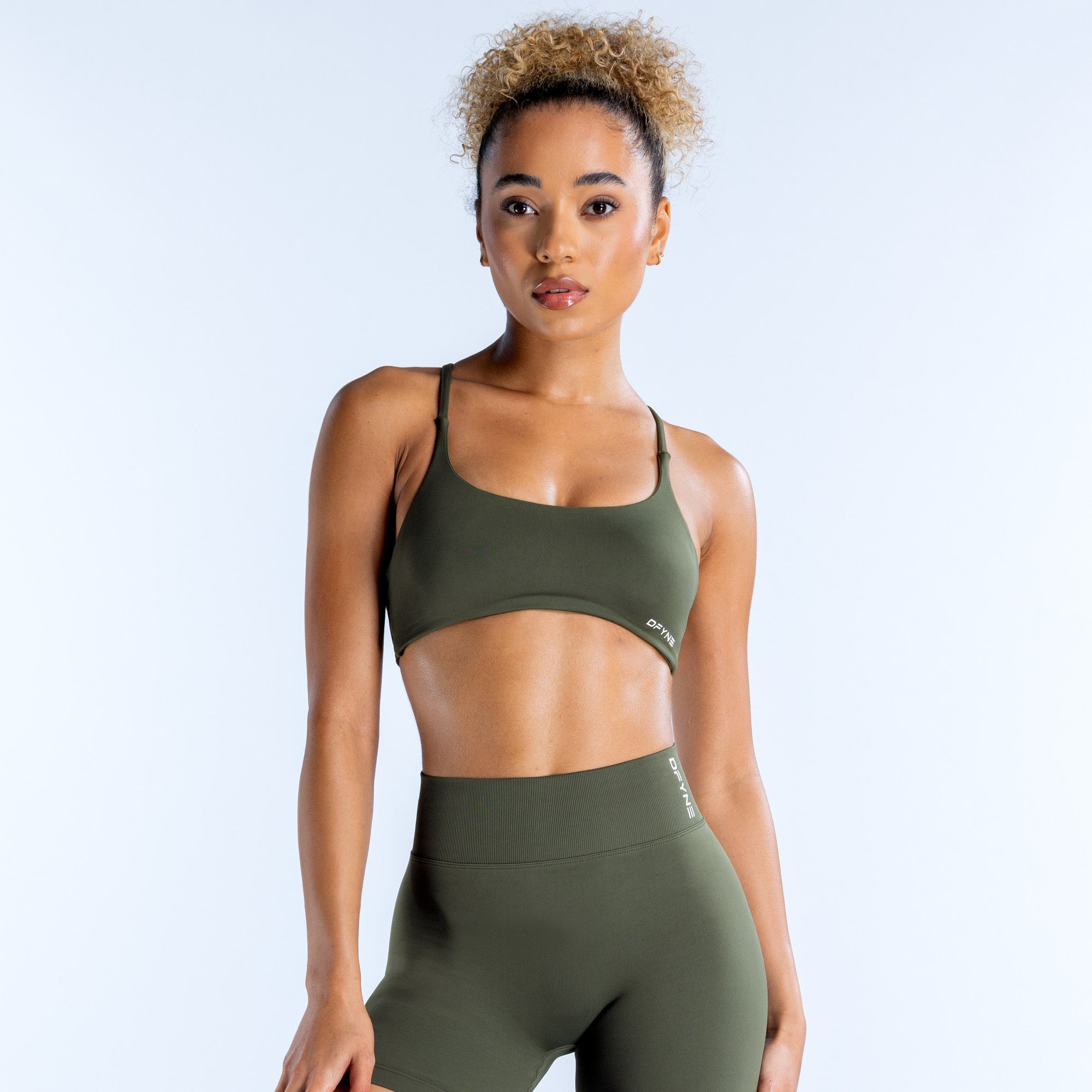 Sujetador Deportivo DFYNE Dynamic Twist Back Mujer Verde Oliva | 1570-HNBAZ