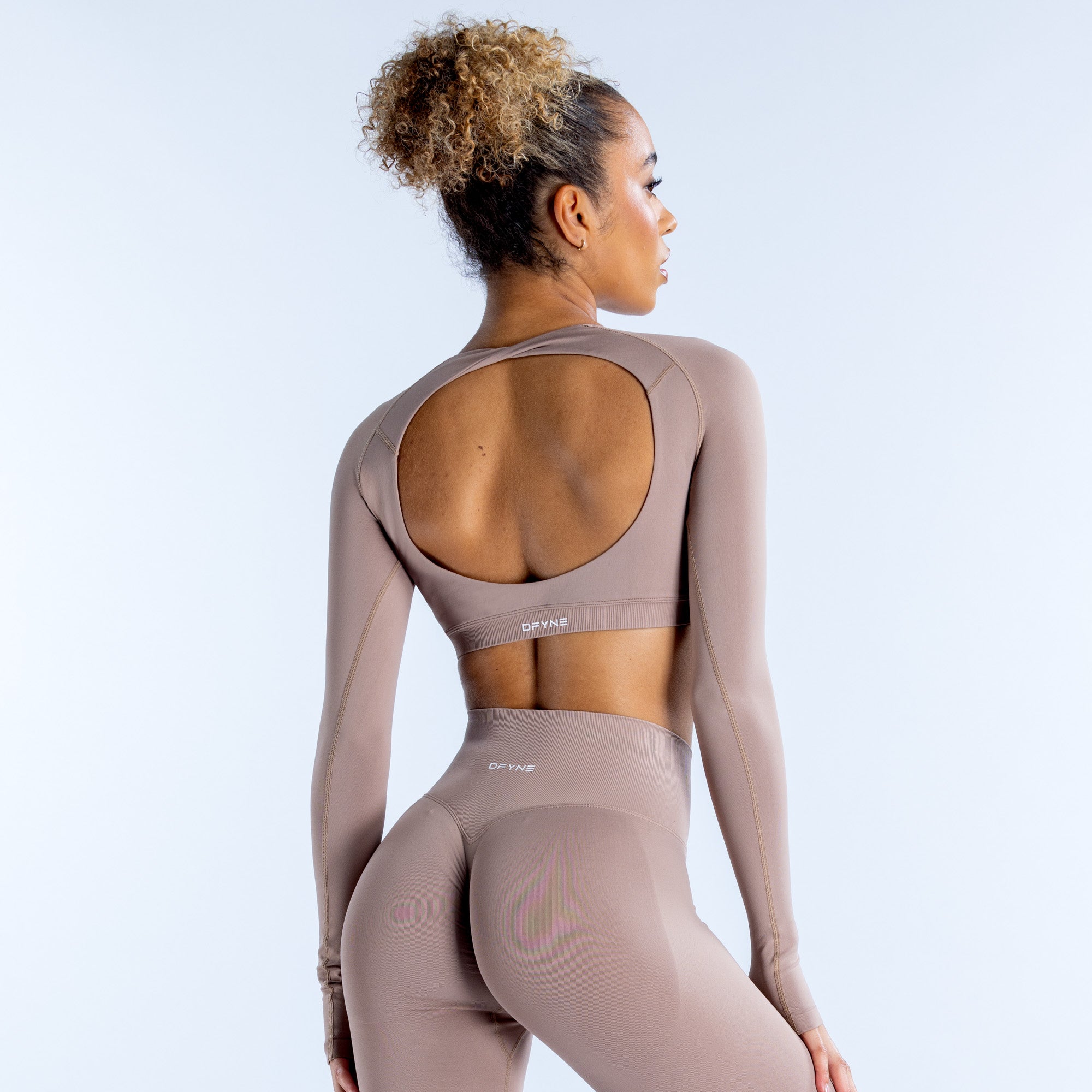 Top DFYNE Dynamic Long Sleeve Crop Mujer Beige | 2719-DJSAH