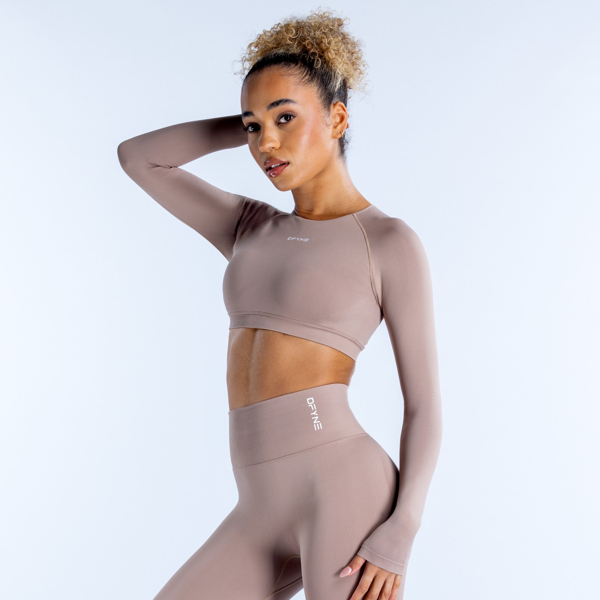 Top DFYNE Dynamic Long Sleeve Crop Mujer Beige | 2719-DJSAH