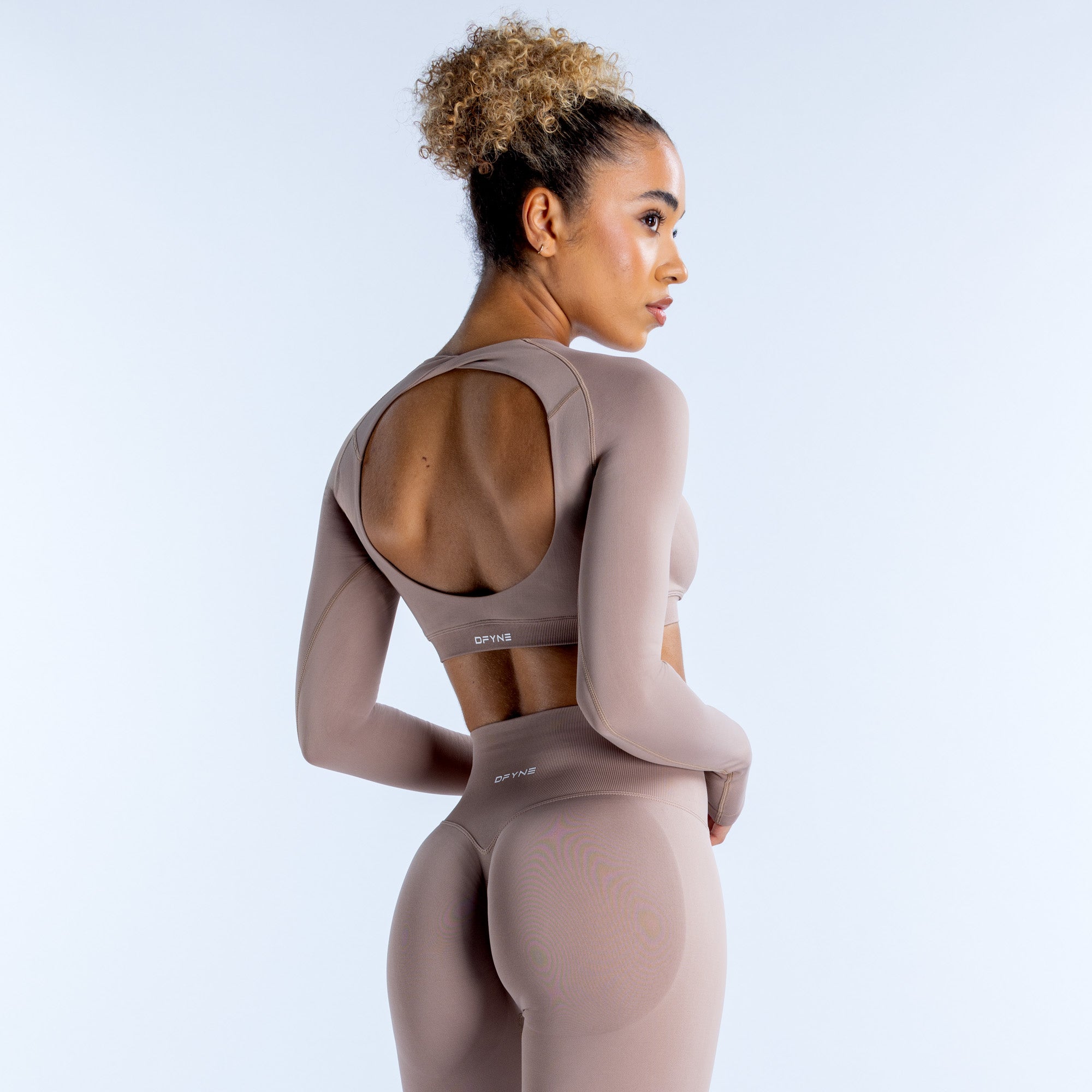 Top DFYNE Dynamic Long Sleeve Crop Mujer Beige | 2719-DJSAH