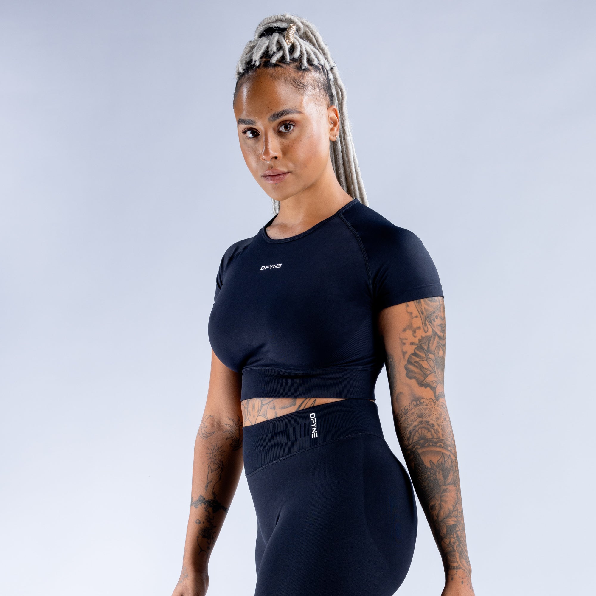 Top DFYNE Impact Crop Mujer Negros | 4723-KFLND