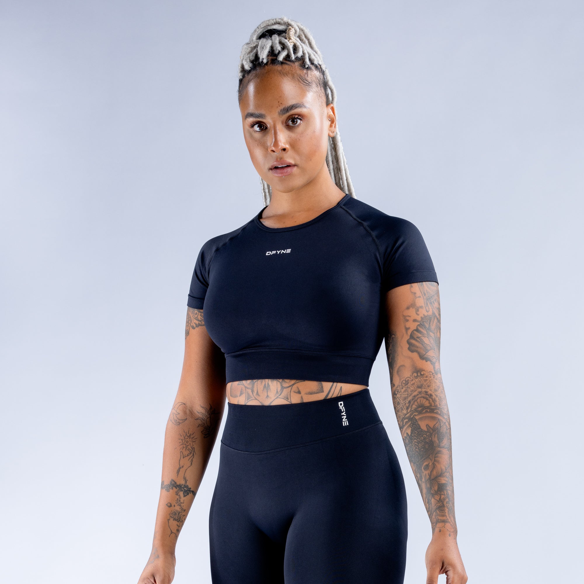 Top DFYNE Impact Crop Mujer Negros | 4723-KFLND